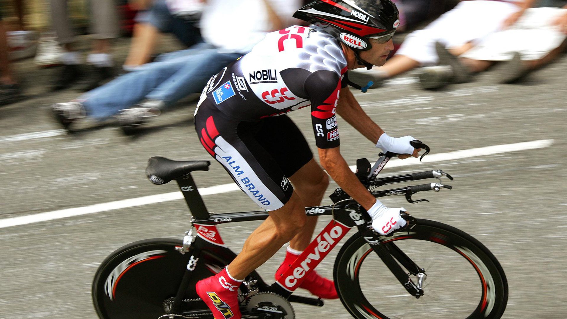 儿童平衡技能挑战日 独轮、平衡木与球上站立多项目